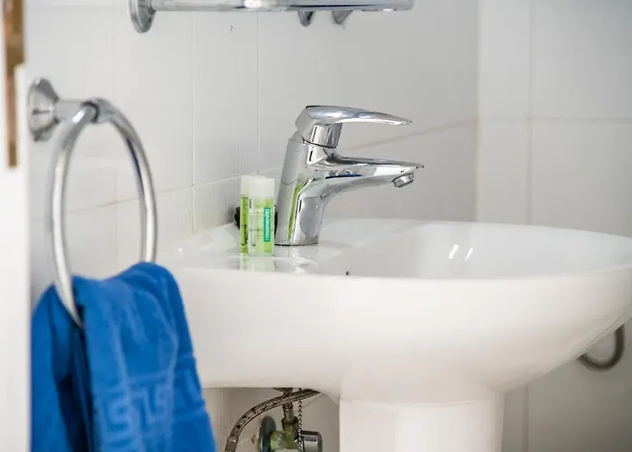 Haciendas Iv 酒店 阿德耶