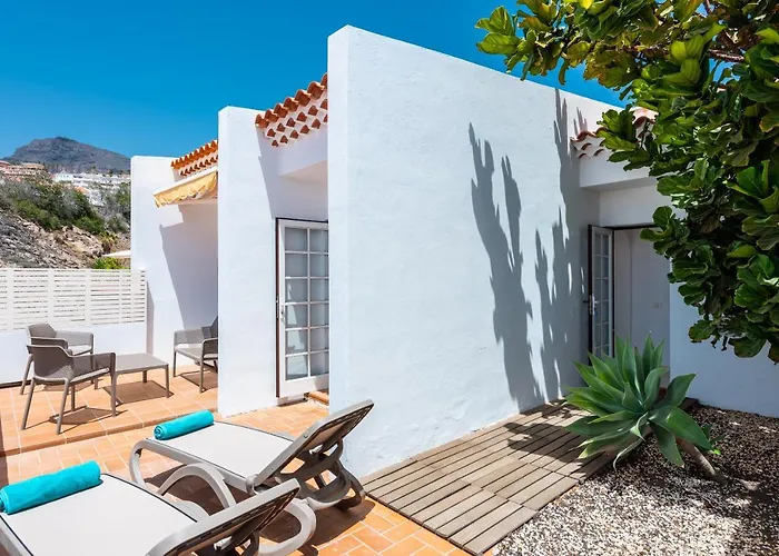 Haciendas Iv 酒店 阿德耶